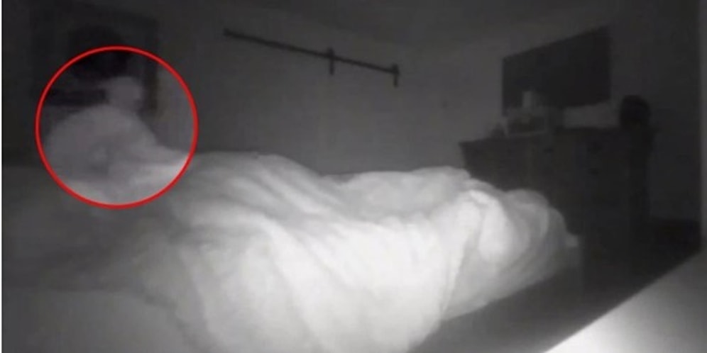 Her Gece Yatağına "Hayalet" Girdiğini Düşünen Adamın Yakaladığı Görüntüler İnternet Dünyasını İkiye Böldü!