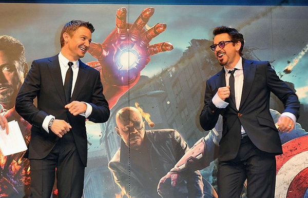 15. На премьере первых "Мстителей" точно был повод для улыбок!