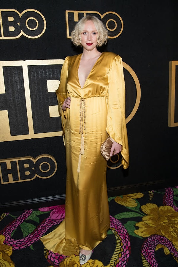 12. Есть ли вообще такая ткань, которая будет плохо смотреться на Гвендолин? Вряд ли.