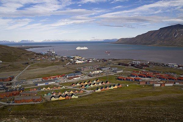 16. Popüler bir bilgi olmasına rağmen, Norveç'in Longyearbyen şehrinde ölmek yasalara aykırı değil.