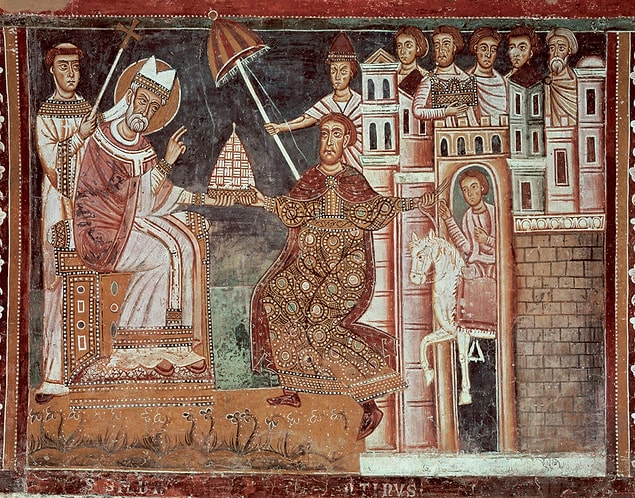 330 - Konstantinopolis (İstanbul), Roma İmparatorluğunun resmi başkenti oldu.