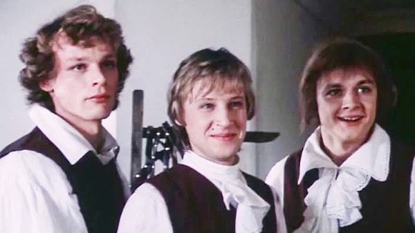 2. Помните, в кого была влюблена Анастасия Ягужинская в фильме "Гардемарины, вперед?"