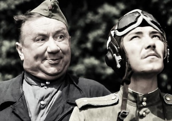 7. Какое подразделение было «поющим» в фильме «В бой идут одни „старики“»?