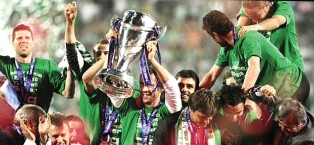 2010 - Bursaspor, Turkcell Süper Ligde 4 büyüklerden sonra şampiyon olan ilk takım oldu.