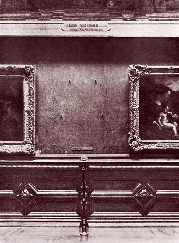 10. 1911 yılında Mona Lisa'nın Louvre'dan çalınmasının ardından, resmin boş yerini görmek için gelenlerin sayısı, resmi görmeye gelenlerin sayısını geçmiştir.