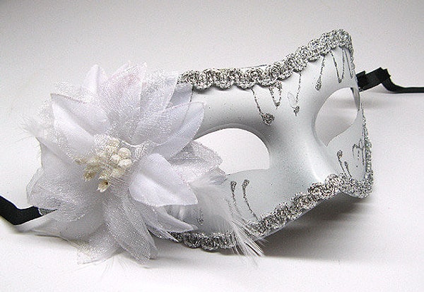 Маска - символ многообразия личности 🤔