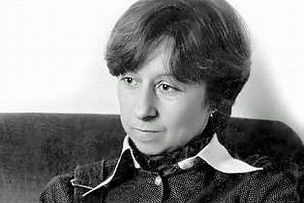 9. Где не играла Лия Ахеджакова?