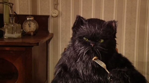 7. Что в «Мастере и Маргарите» кот Бегемот предложил выпить после бала Маргарите?