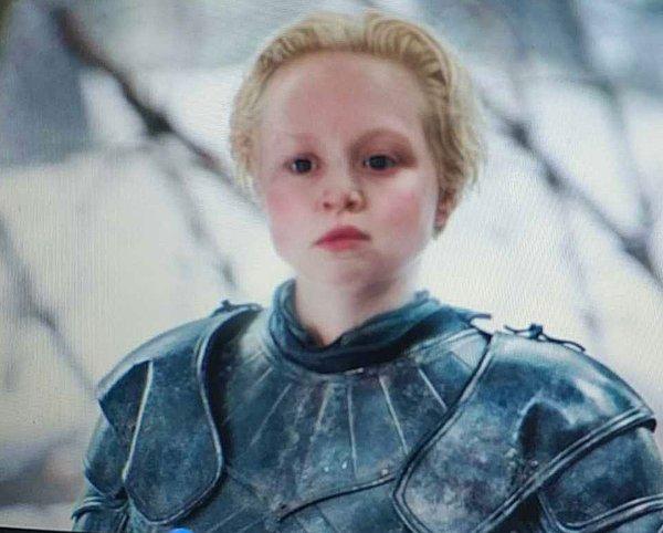 2. Game of Thrones evreninin ilk çocuk şövalyesi Brienne of Tarth