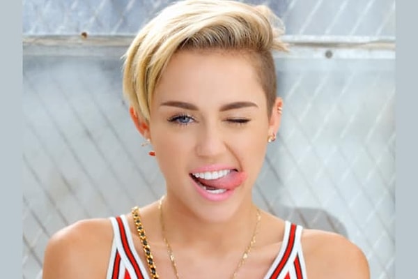 Ваш потерянный близнец - Майли Сайрус!