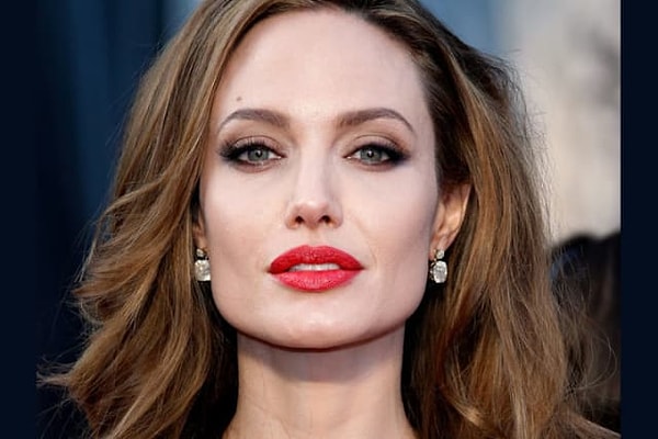 Ваш потерянный близнец - Анджелина Джоли!