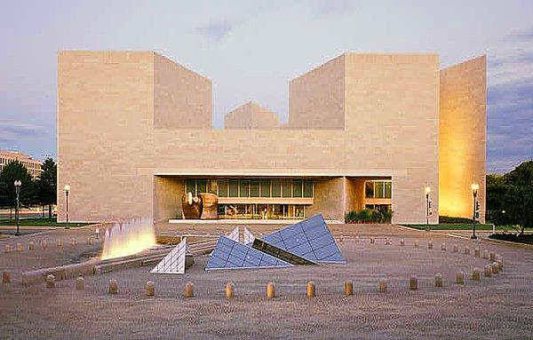 Ve Ulusal Sanat Galerisi'nin Doğu Binası'nı tasarladı.