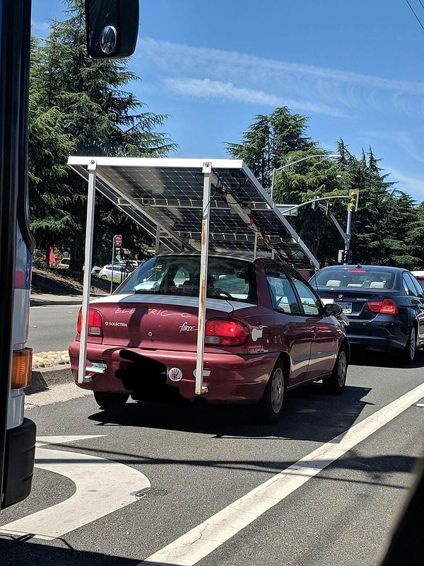 13. Не сразу поняли? Да это же солнечная батарея!