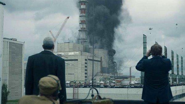 Şimdi gelelim, HBO'nun mini dizisi Çernobil'e... Tarihi drama kategorisinde olan dizinin şu anki IMDb puanı ise 9,6.