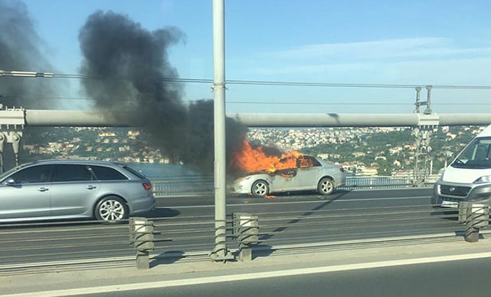 15 Temmuz Şehitler Köprüsü'nde Bir Vatandaş Kendini ve Aracını Ateşe Verip, Boğaza Atlayarak İntihar Etti