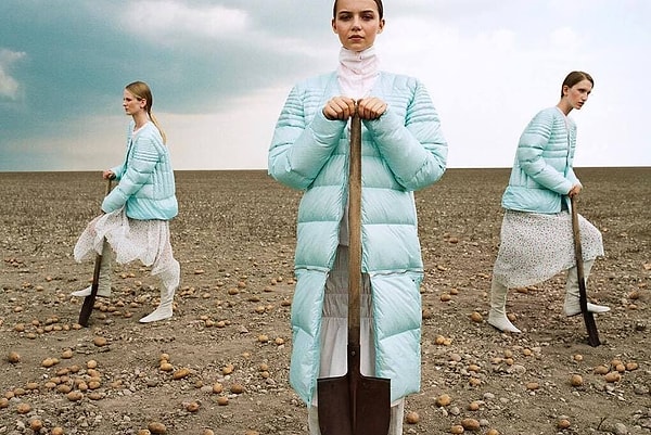 20. Выкапывание картофеля в шикарных нарядах