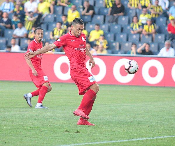 Antalyaspor bu gole 33. dakikada Mevlüt Erdinç'le cevap verdi. Bu golle birlikte Mevlüt sezonu 12 golle tamamladı.