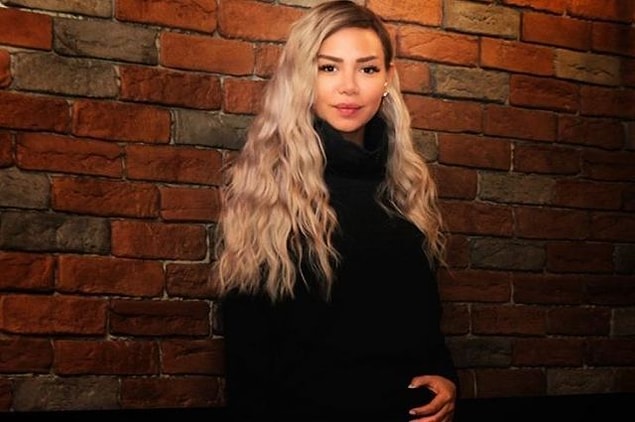Biz Didem'in yeni halini biraz Petek Dinçöz'e biraz da Lerzan Mutlu'ya benzettik. Üçü kız kardeş olduklarını açıklasa kimse şaşırmazdı herhalde...