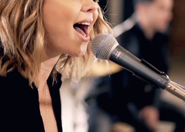 4. Теперь выберите песню: