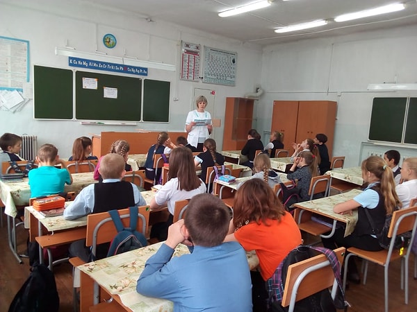 1. Какой из этих школьных предметов вы любили больше?