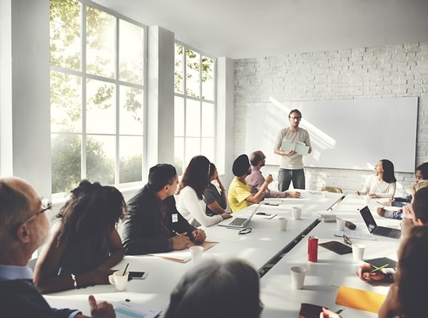 3. Замыкают тройку лидеров педагоги профессионального и дополнительного профессионального образования (557 упоминаний).