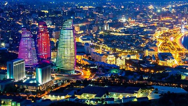 Bu sevgi karşılıksız değil, Azerbaycanlılar da her fırsatta Türkiye'yi ne kadar çok sevdiklerini hep söylerler.