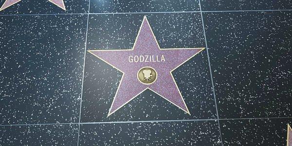 İşte basit çekimlerle başlayan ve sadece insanlara saldıran bir yaratık olarak görülen Godzilla, hem Japon halkı hem de dünya sinema sektörü için böylelikle çok özel bir yere geldi.