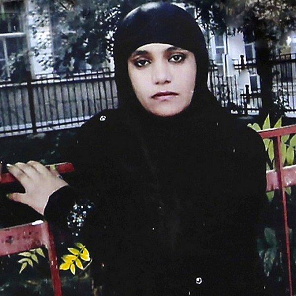 Farkhunda Malikzada 27 yaşındaydı, Müslümandı, inançlarına sıkı sıkıya bağlıydı ve öğretmen olmayı istiyordu.