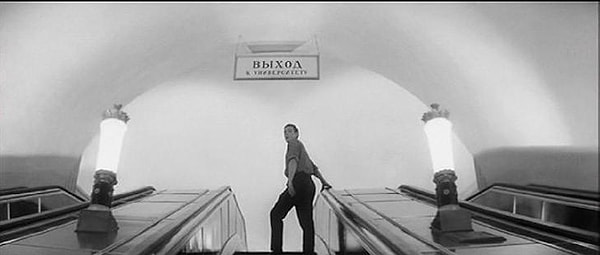 6. В каком фильме происходит действие на этой станции метро?