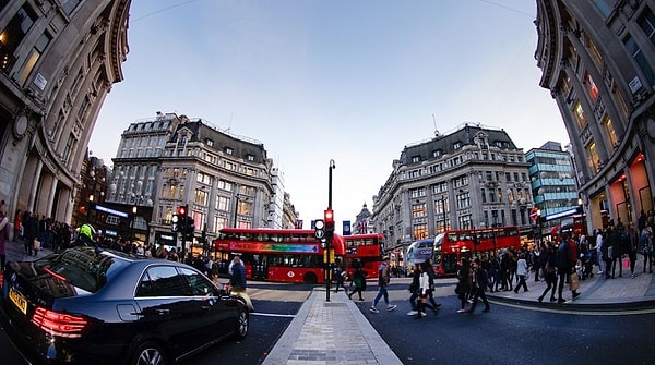 10. Какой город изображен на картинке?