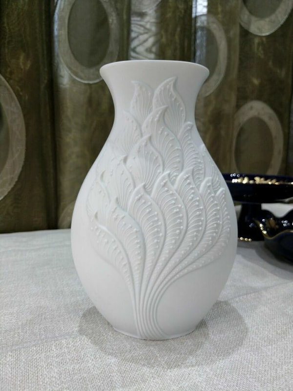 1. Как называется белый неглазурованный фарфор?