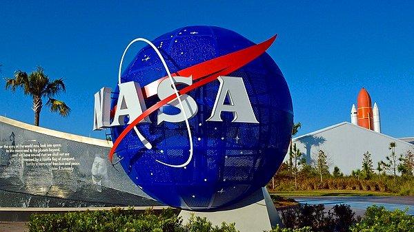 NASA yetkilileri, istasyonu alçak Dünya yörüngesindeki araştırmalar için kullanmaya devam edeceklerini, bunu yaparken de “uzay ekonomisi”nin gelişimi için özel sektörle birlikte çalışacaklarını açıkladı.
