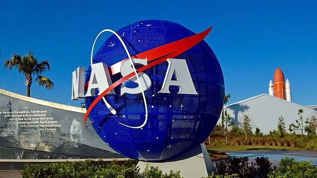 NASA yetkilileri, istasyonu alçak Dünya yörüngesindeki araştırmalar için kullanmaya devam edeceklerini, bunu yaparken de “uzay ekonomisi”nin gelişimi için özel sektörle birlikte çalışacaklarını açıkladı.