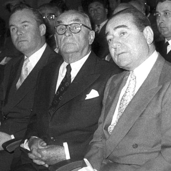 1960 - Celâl Bayar ve Adnan Menderes, yargılanmak üzere Yassıada'ya götürüldü.
