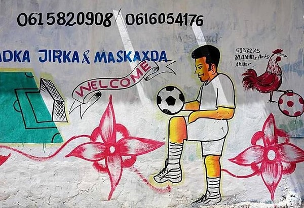 15. А если вы желаете оформить свою торговую точку подобным интересным образом, то звоните по указанным номерам ;)