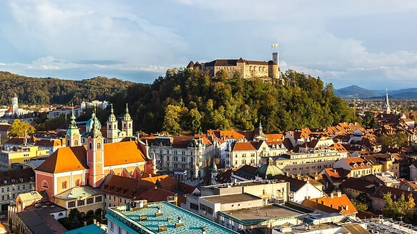 9. В какой стране находится Любляна?