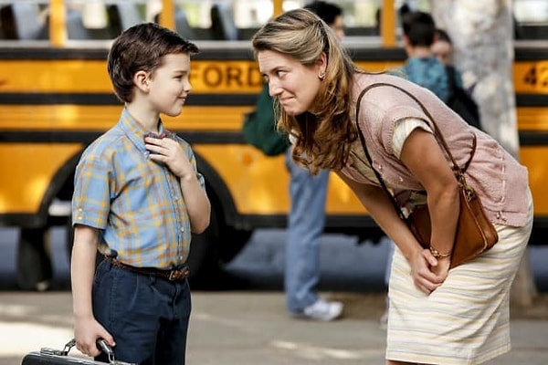 11. В каком году вышел сериал "Детство Шелдона"?