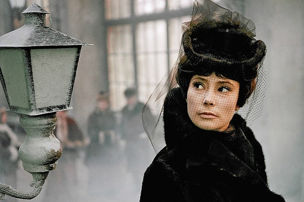 3. Роман Льва Толстого экранизировали не раз. Однако, несмотря на то, что в разные годы главную героиню играли многие актрисы, мы все равно считаем, что лучше всех с этой задачей справилась Татьяна Самойлова.