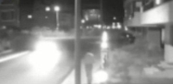 Ordu’nun Altınordu ilçesinde bir kişi gece saat 23.00 sıralarında yolda yürürken gözüne kestirdiği elektrik direğiyle cinsel içerikli fantezi yapmaya başladı.