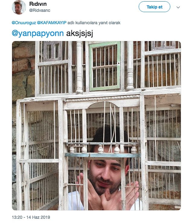 3. Kendi dünyasında çok mutlu anlaşılan 😂
