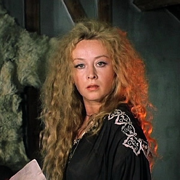 7. Где было клеймо у героини «Трёх мушкетёров» леди Винтер?