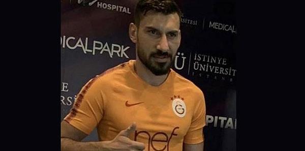 Galatasaray, sağlık kontrolünden geçirdiği Şener Özbayraklı ile 3 yıllık anlaşma sağladı. 29 yaşındaki sağ bekin Galatasaray'dan yıllık 6 milyon TL kazanacağı ortaya çıktı.