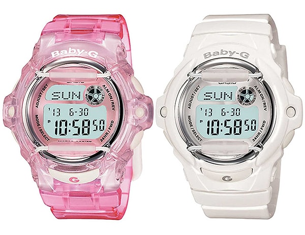 9. А еще каждая модница мечтала иметь пластиковые электронные часы.