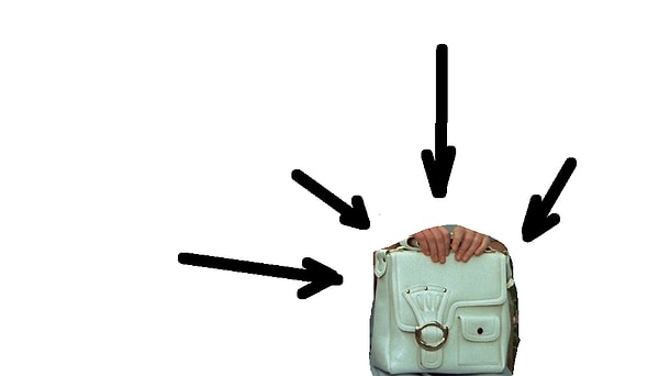 6. Эту дамскую сумочку вы могли видеть в фильме...