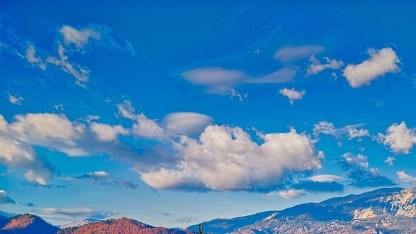 5. Облака практически ничего не весят, поэтому парят в небе.