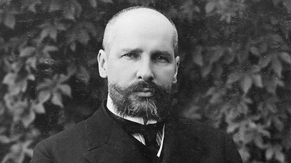 8. Сколько раз покушались на Петра Столыпина?