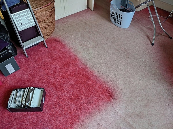 14. Так выглядит ковер, на котором 60 лет стояла кровать