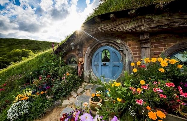 1. Где на самом деле находится деревня Хоббитон из фильма «Властелин колец»?