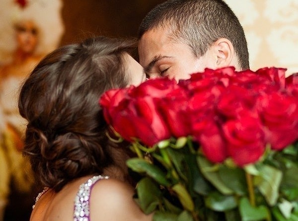 5. Закончите высказывание Януша Гаудына: «Иным женщинам мало букета роз: они еще потребуют, чтобы мужчина...»?