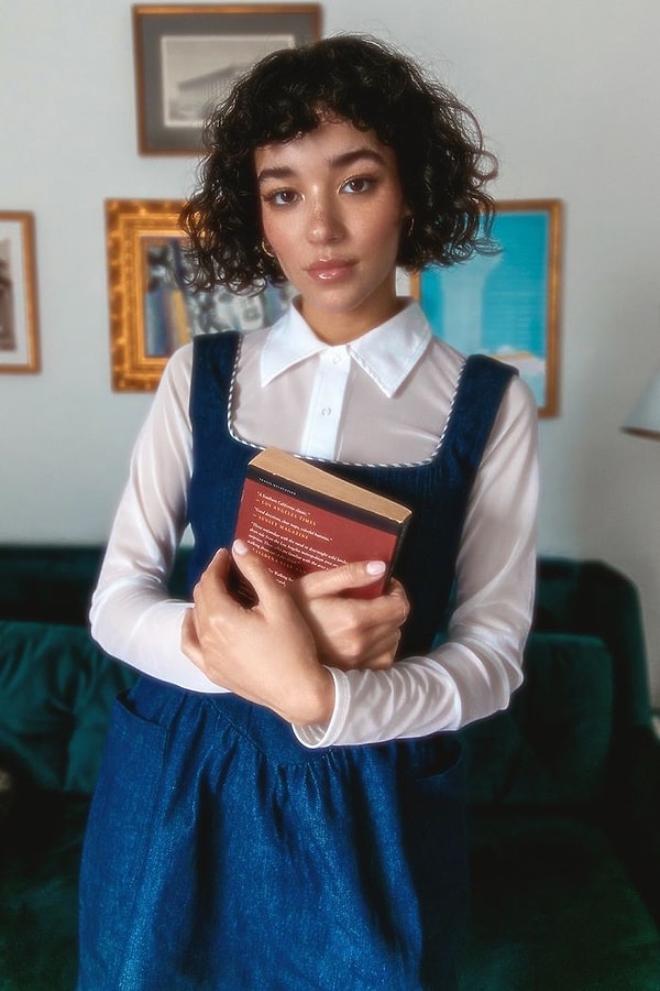 Теши в образе Бель